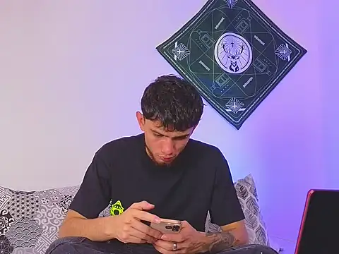 samevansx  online show from 12, 11, 2025