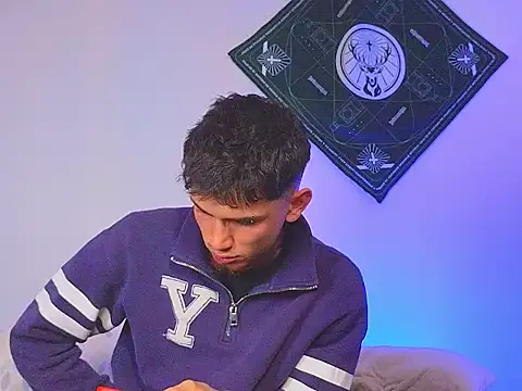 samevansx  online show from 18, 11, 2025