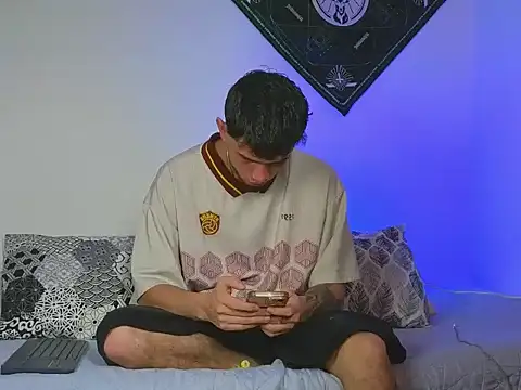 samevansx  online show from 27, 10, 2025