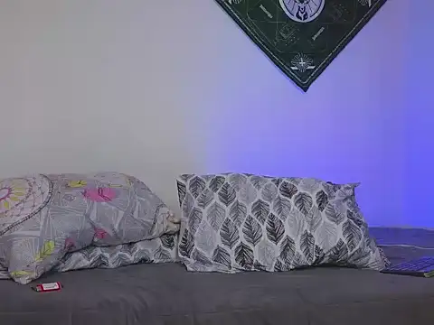 samevansx  online show from 23, 9, 2025