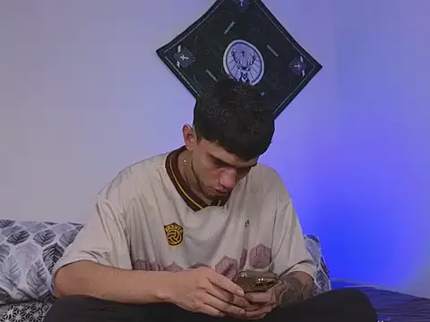 samevansx  online show from 19, 9, 2025