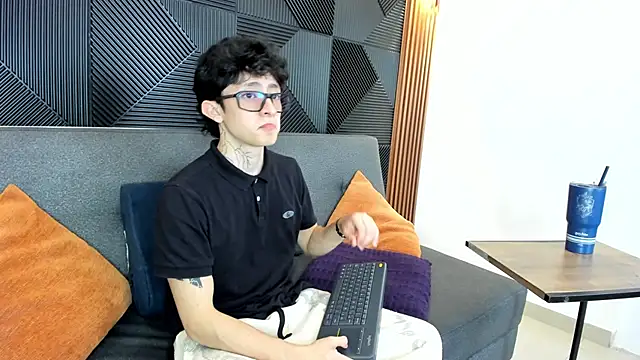 troy rouge online show from 15, 3, 2025