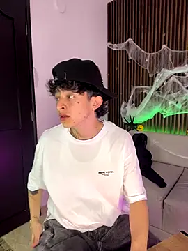 troy rouge online show from 21, 10, 2025