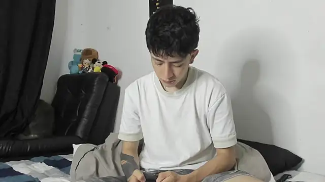 Snapshot of troy_rouge chatting on 13, 2, 2026 troy rouge online show from 13, 2, 2026