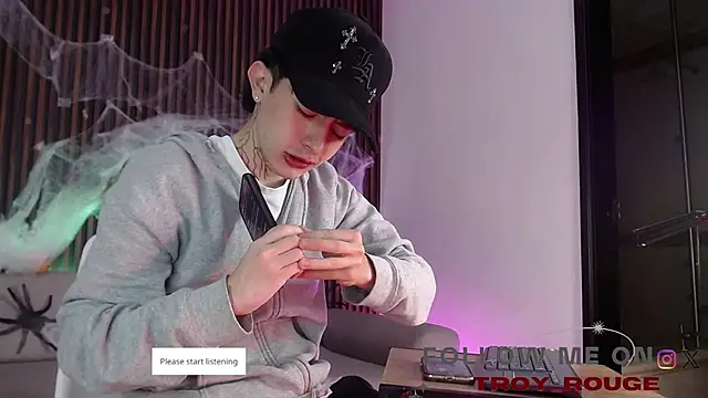 troy rouge online show from 22, 10, 2025