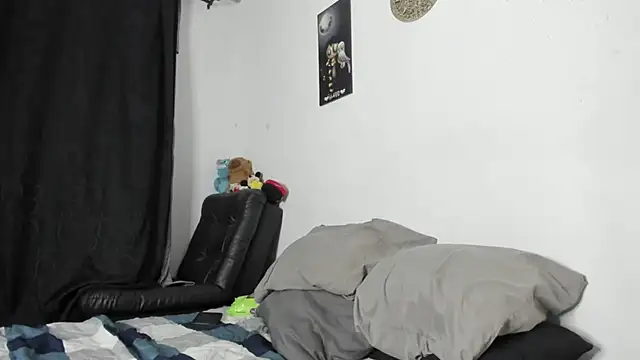 Snapshot of troy_rouge chatting on 19, 2, 2026 troy rouge online show from 19, 2, 2026