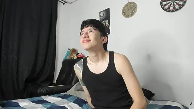 Snapshot of troy_rouge chatting on 5, 2, 2026 troy rouge online show from 5, 2, 2026