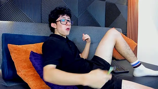 troy rouge online show from 13, 3, 2025