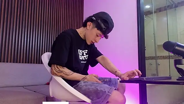 troy rouge online show from 15, 9, 2025