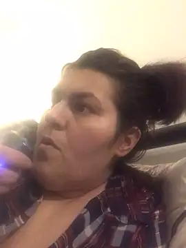 Curvy-Essex-Milf online show from 8, 3, 2025