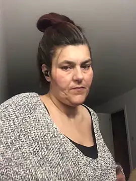 Curvy-Essex-Milf online show from 10, 10, 2025