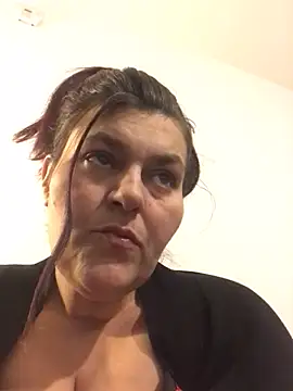 Curvy-Essex-Milf online show from 23, 3, 2025