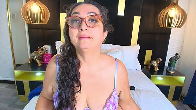 AlessandraLeroy online show from 9, 11, 2025