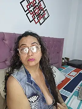 AlessandraLeroy online show from 15, 1, 2026