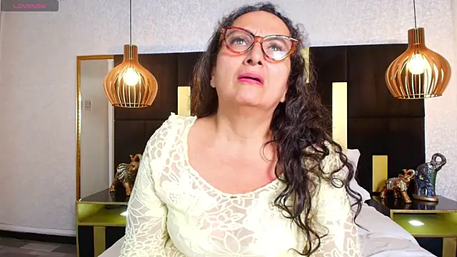 AlessandraLeroy online show from 21, 11, 2025