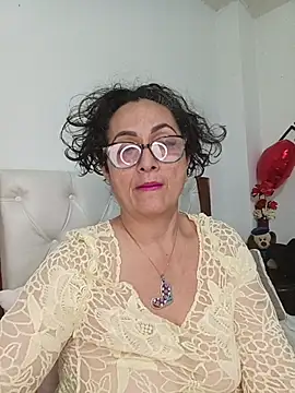 Snapshot of AlessandraLeroy chatting on 8, 7, 2026 AlessandraLeroy online show from 8, 7, 2026