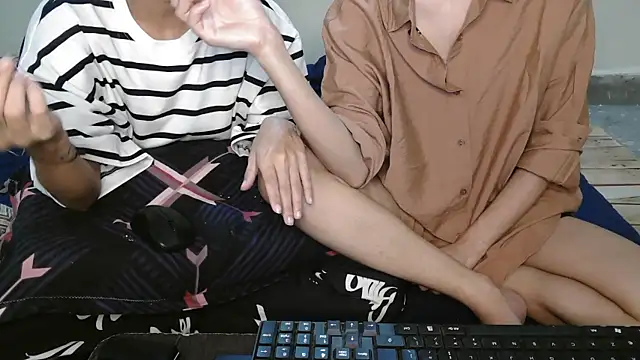 NaughtyThrouple007 online show from 17, 10, 2025