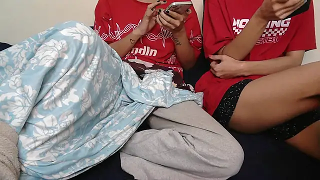 NaughtyThrouple007 online show from 20, 11, 2025