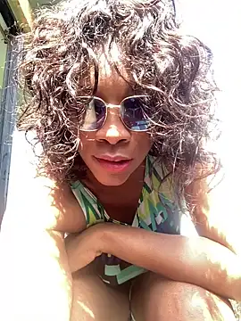 Nahomy gree online show from 13, 3, 2025