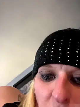 KITTYBOOBOOFUXX online show from 17, 3, 2026