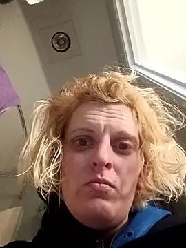 KITTYBOOBOOFUXX online show from 4, 12, 2025