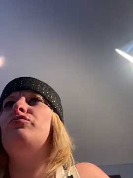 KITTYBOOBOOFUXX online show from 8, 4, 2026