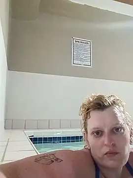 KITTYBOOBOOFUXX online show from 18, 4, 2026