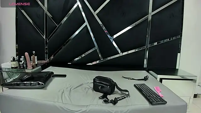 Oriana69  online show from 17, 9, 2025