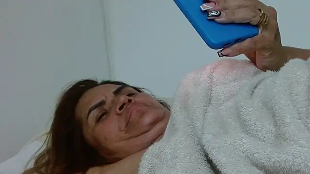 Milena Foox online show from 8, 11, 2025