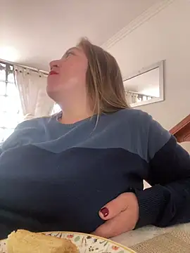 Snapshot of Luna-nevada chatting on 5, 2, 2026 Luna-nevada online show from 5, 2, 2026