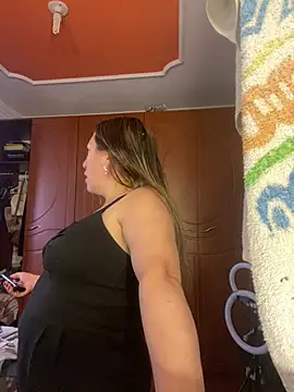 Snapshot of Luna-nevada chatting on 4, 2, 2026 Luna-nevada online show from 4, 2, 2026