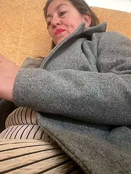 Luna-nevada online show from 2, 12, 2025