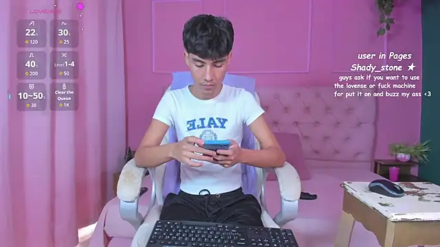 Snapshot of SHADY_STONE chatting on 18, 12, 2025 SHADY STONE online show from 18, 12, 2025