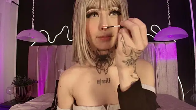 Zhally Dee online show from 3, 2, 2026