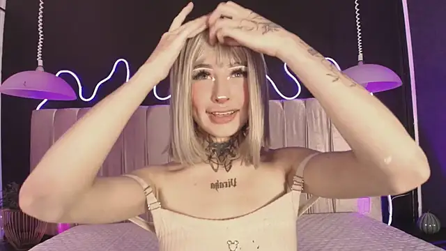 Zhally Dee online show from 3, 3, 2026