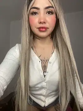 Mia cullen  online show from 11, 10, 2025