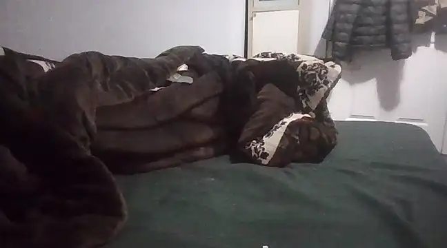 njariwala6 online show from 8, 3, 2025