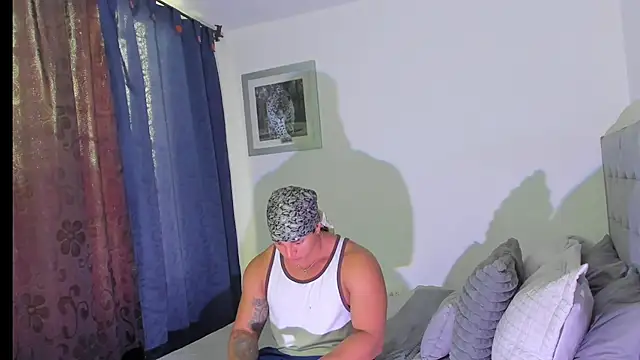 boys blackandwhite online show from 30, 11, 2025