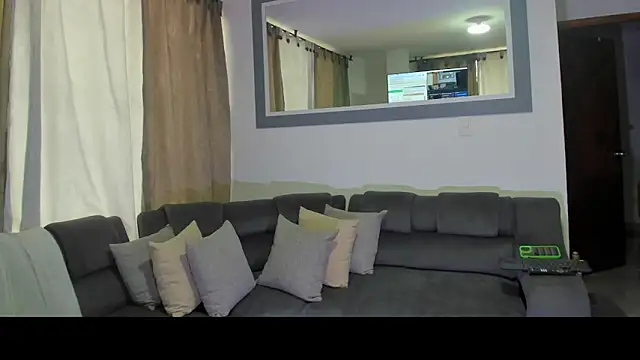 Snapshot of boys_blackandwhite chatting on 4, 4, 2026 boys blackandwhite online show from 4, 4, 2026
