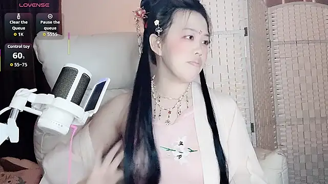 Cocobee online show from 19, 10, 2025