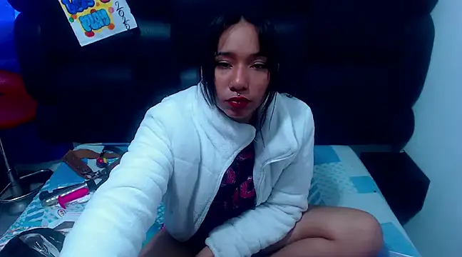 XxxReinaSexyBodyxxX777 online show from 11, 3, 2025