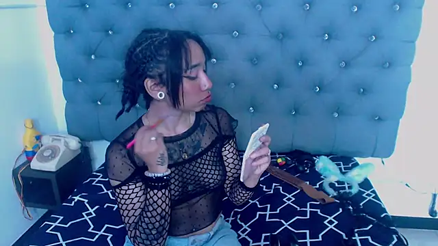 XxxReinaSexyBodyxxX777 online show from 18, 9, 2025