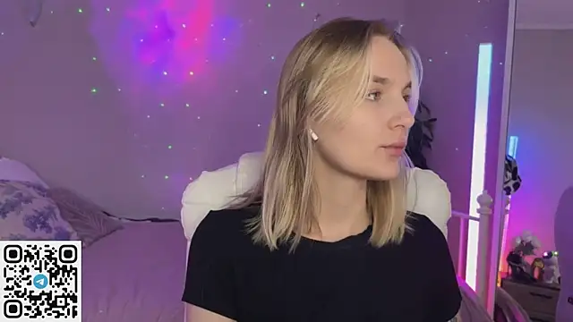 Snapshot of _Vikky_Moon_ chatting on 1, 7, 2026 Vikky Moon online show from 1, 7, 2026