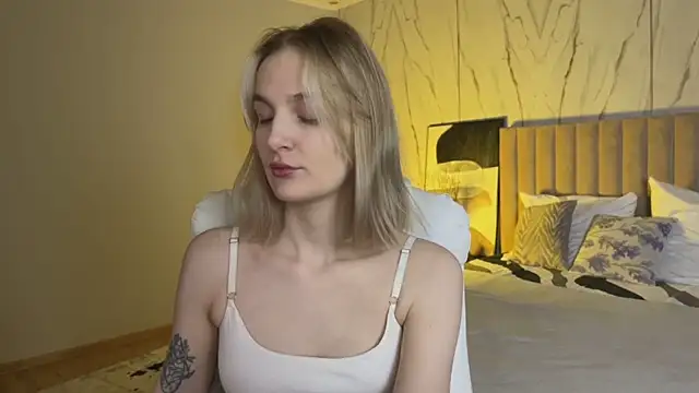  Vikky Moon  online show from 23, 4, 2026