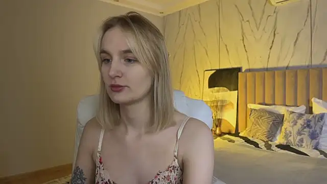  Vikky Moon  online show from 18, 4, 2026