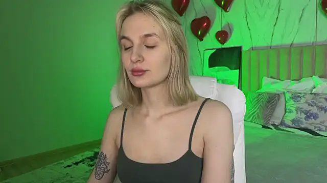  Vikky Moon  online show from 13, 3, 2026