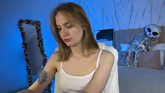  Vikky Moon  online show from 15, 11, 2025