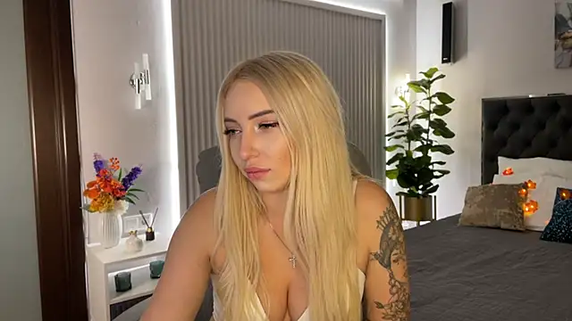 OhMyEmma online show from 3, 10, 2025