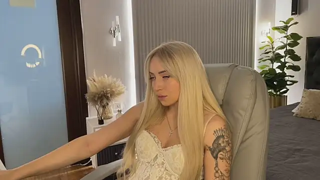 OhMyEmma online show from 4, 4, 2026