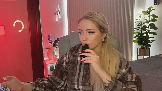 OhMyEmma online show from 11, 11, 2025